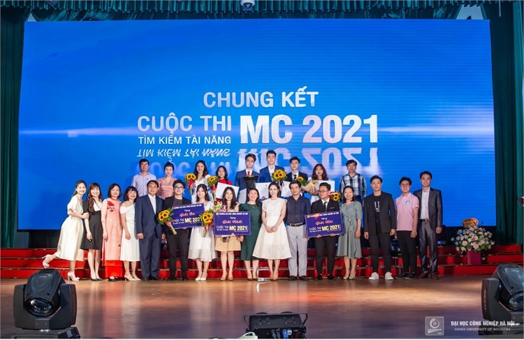 Sinh viên khoa Du lịch đạt giải nhất cuộc thi `Tìm kiếm tài năng MC - HaUI năm 2021`